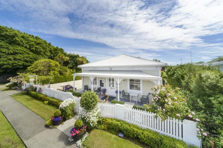 Photo of property in 89 Bridge Street, Bulls, 4818