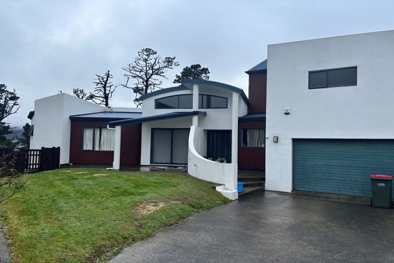 Photo of property in 31 Summit Road, Fairfield, Lower Hutt, 5011