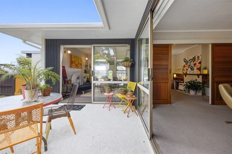 Photo of property in 19 Wesley Avenue, Frankleigh Park, New Plymouth, 4310