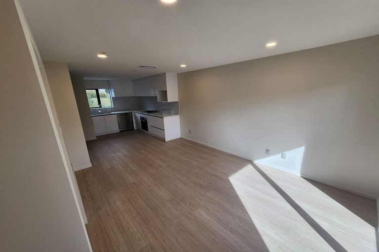 Photo of property in 103 Trias Road, Totara Vale, Auckland, 0629