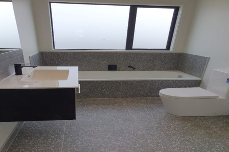 Photo of property in 4 Hoiho Road, Pukekohe, 2120