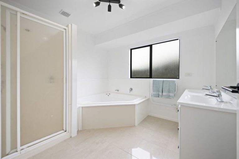 Photo of property in 1 Cloverlea Place, Pukekohe, 2120