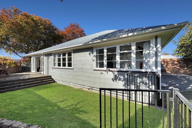 Photo of property in 17 Skipton Street, Mairehau, Christchurch, 8013