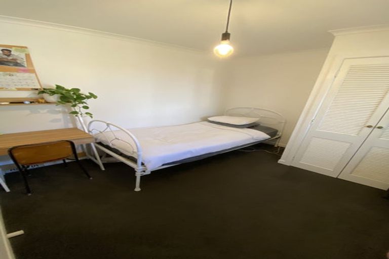 Photo of property in 48 Titirangi Road, New Lynn, Auckland, 0600