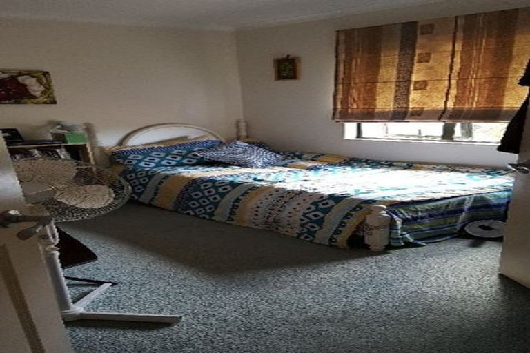 Photo of property in 80 Sunset Road, Unsworth Heights, Auckland, 0632