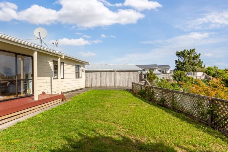 Photo of property in 17 The Bollard, Whitby, Porirua, 5024
