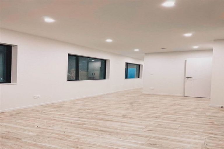 Photo of property in 21f Craigbank Avenue, New Lynn, Auckland, 0600