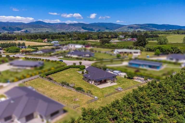 Photo of property in 68 Garth Road, Levin, 5571