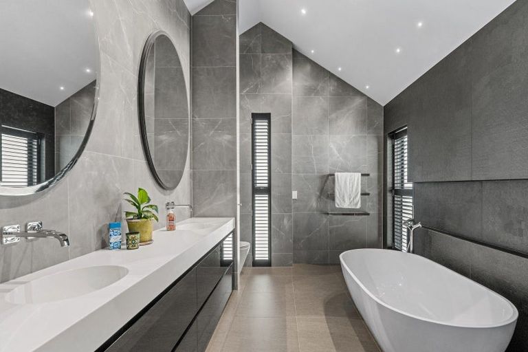Photo of property in 7 Helmores Lane, Merivale, Christchurch, 8014