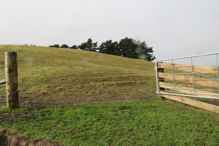 Photo of property in 668c Old Hill Road, Porangahau, 4291