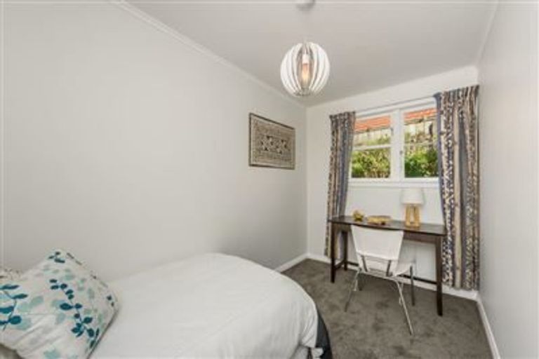 Photo of property in 5 Shalimar Crescent, Khandallah, Wellington, 6035