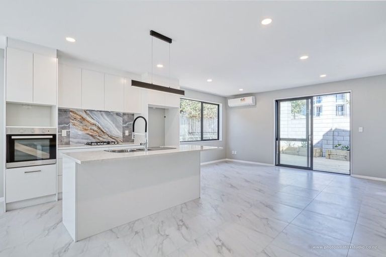 Photo of property in 49a Rosedale Road, Pinehill, Auckland, 0632