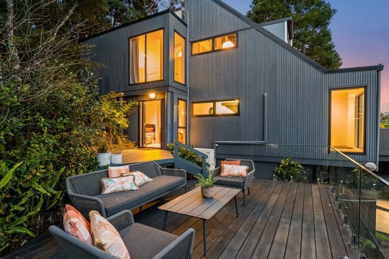 Photo of property in 35 Pluto Place, Beach Haven, Auckland, 0626