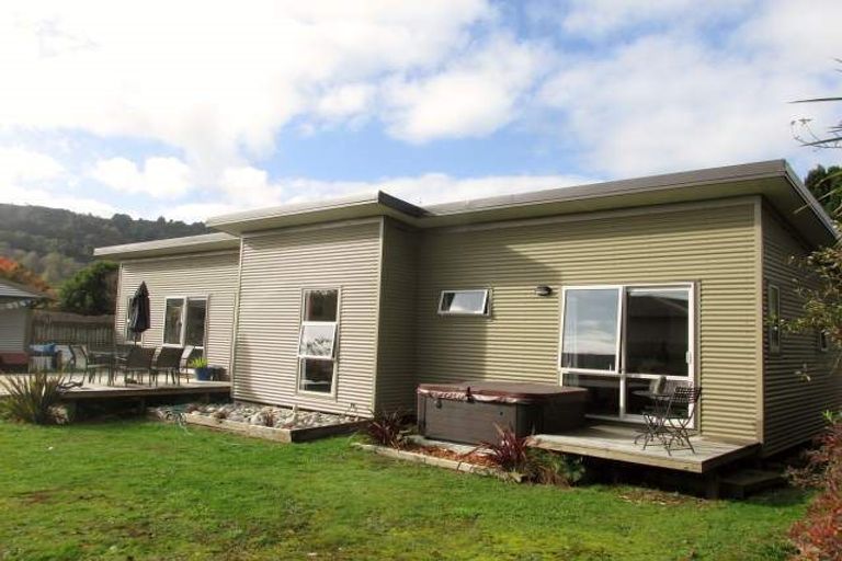Photo of property in 50 Dick Street, Reefton, 7830