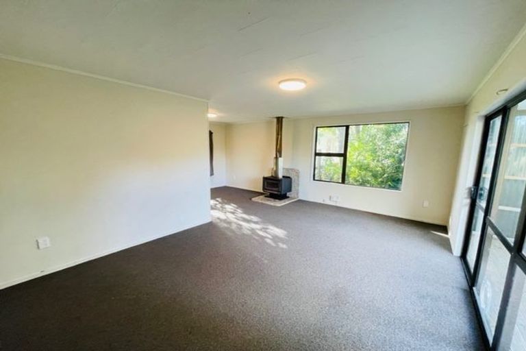 Photo of property in 96 Kayes Road, Pukekohe, 2120