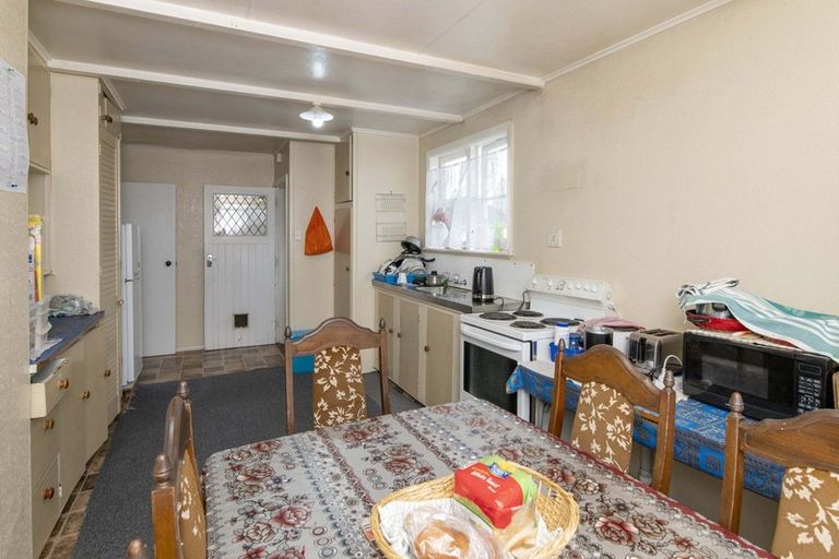 Photo of property in 25 Goldsmith Crescent, Levin, 5510