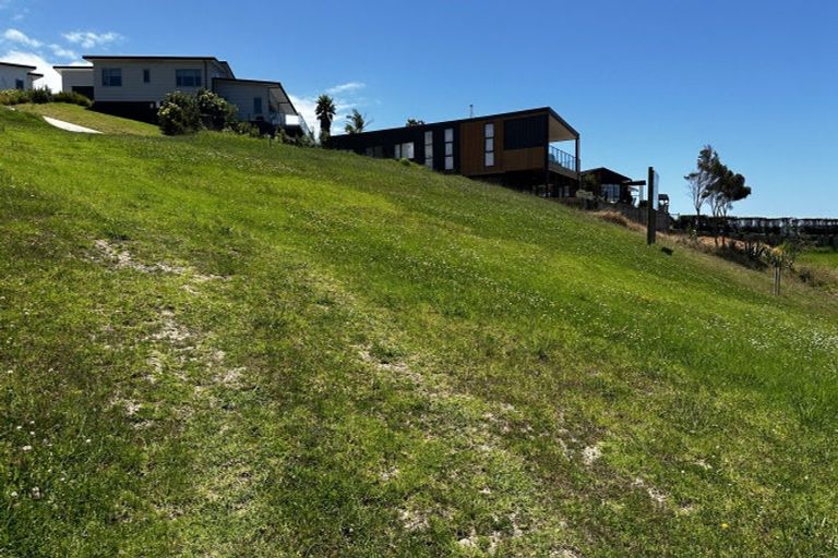 Photo of property in 22 Blue Moon Rise, Langs Beach, 0582