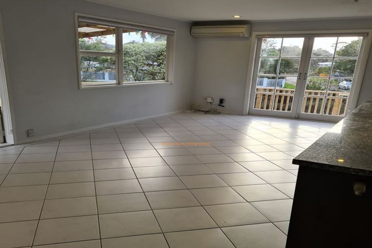 Photo of property in 54 Captain Scott Road, Glen Eden, Auckland, 0602
