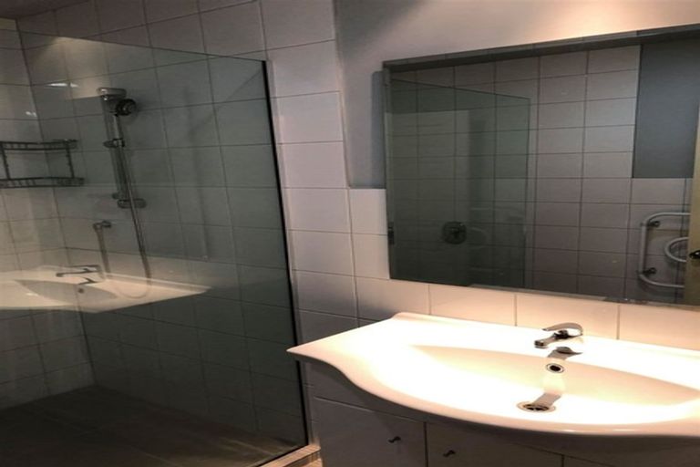 Photo of property in 42b Picton Avenue, Riccarton, Christchurch, 8011