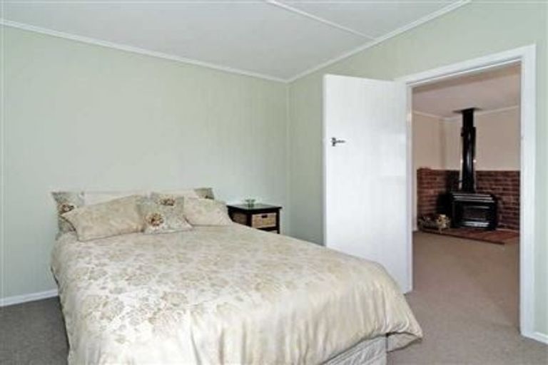 Photo of property in 55 Awaroa Road, Sunnyvale, Auckland, 0612