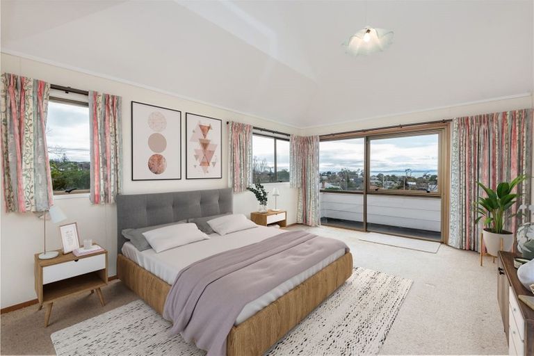 Photo of property in 1/47 Uxbridge Road, Mellons Bay, Auckland, 2014