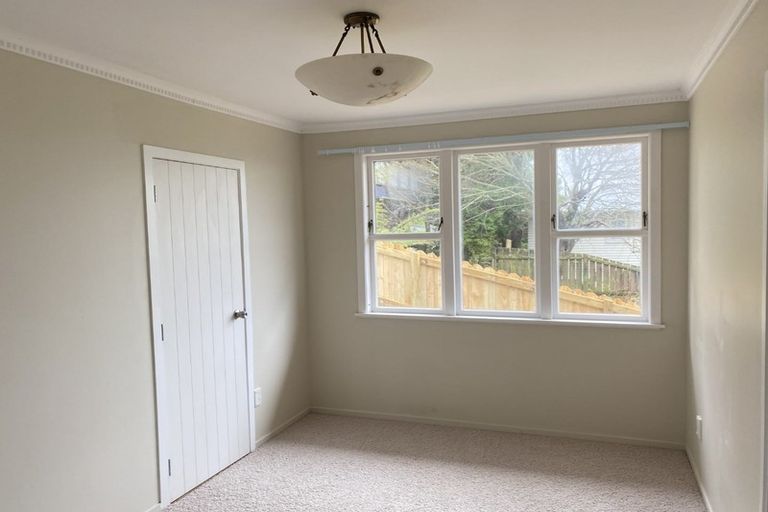 Photo of property in 9 Matama Road, Glen Eden, Auckland, 0602