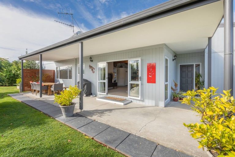 Photo of property in 1 Blundell Avenue, Waipukurau, 4200