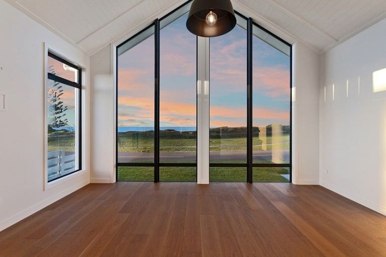 Photo of property in 16 Pacific Parade, Coastlands, Whakatane, 3120