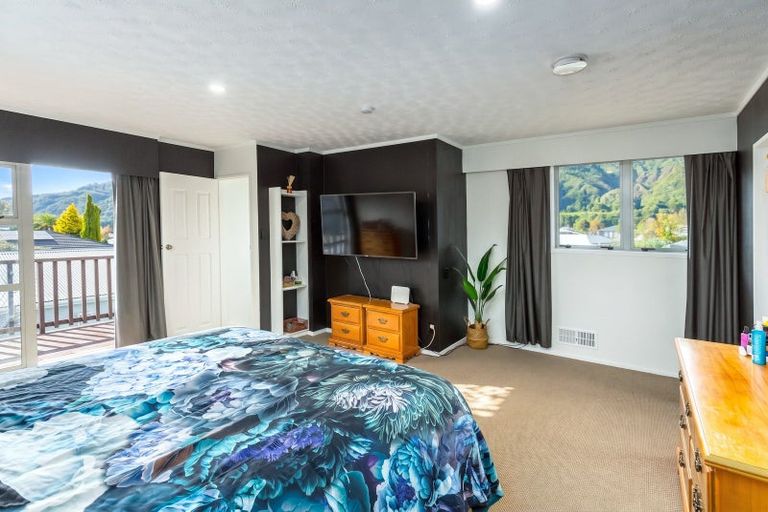 Photo of property in 14 Harvard Grove, Totara Park, Upper Hutt, 5018