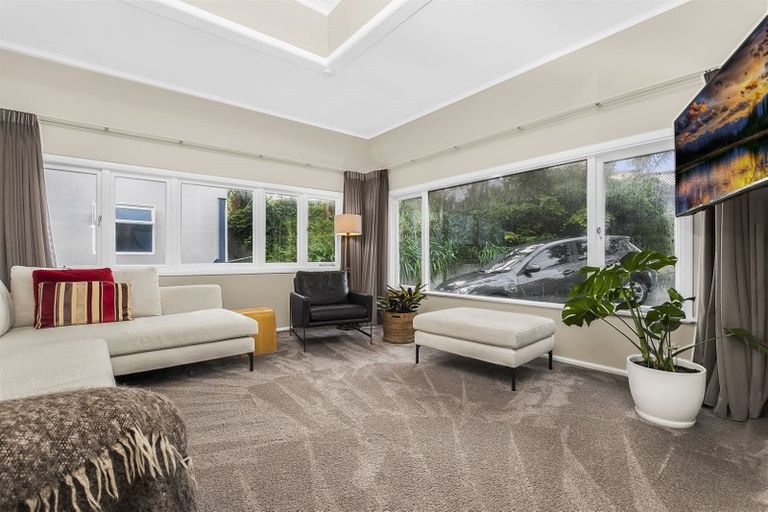 Photo of property in 43 Pleasant Road, Glen Eden, Auckland, 0602