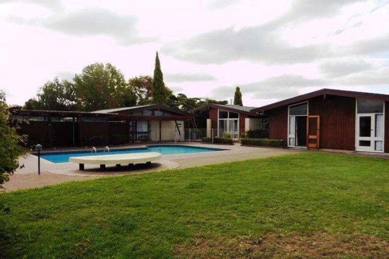 Photo of property in 21 Avondale Road, Taradale, Napier, 4112