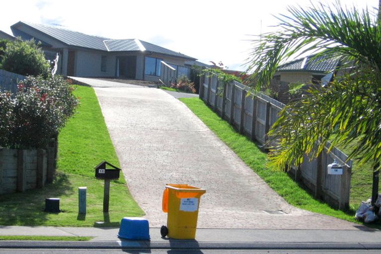 Photo of property in 16 Tauranga Place, Orewa, 0931