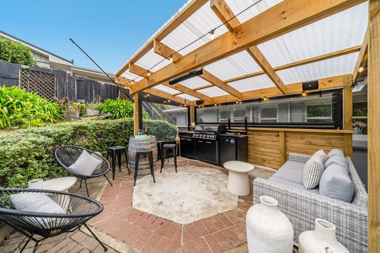 Photo of property in 18 Pempsey Street, Silverstream, Upper Hutt, 5019