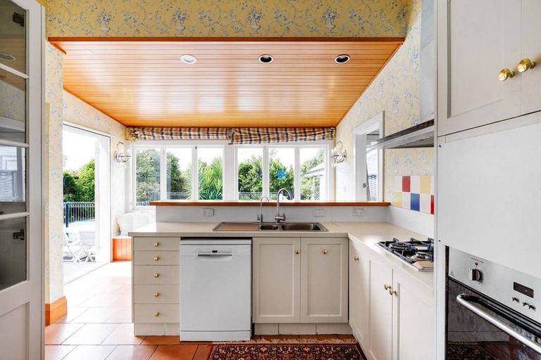 Photo of property in 41 Queen Street, Cambridge, 3434