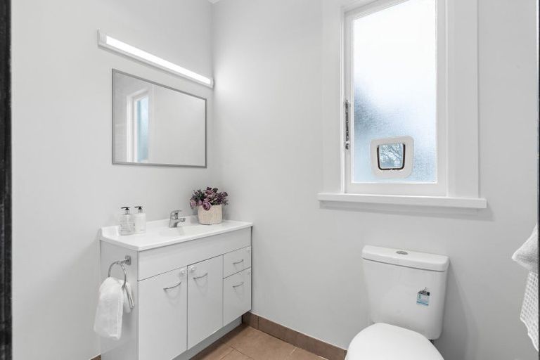 Photo of property in 36 Kingswood Street, Takaro, Palmerston North, 4412