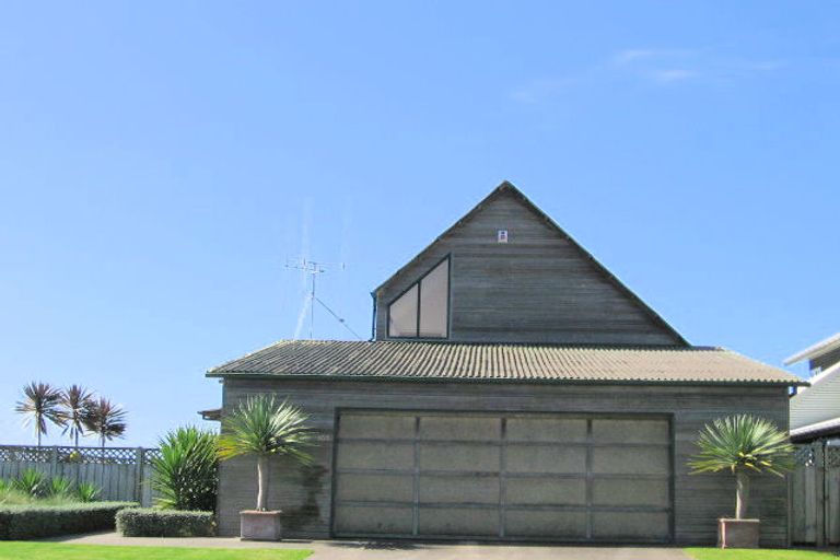 Photo of property in 109 Karewa Parade, Papamoa Beach, Papamoa, 3118
