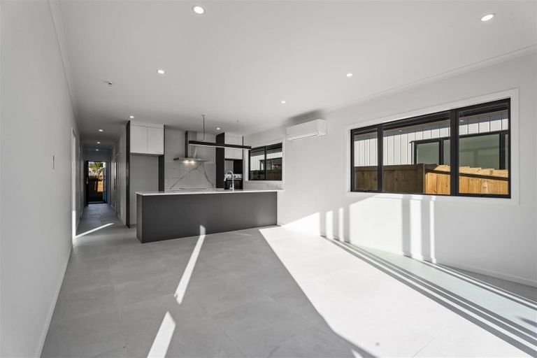 Photo of property in 2/18 Church Road, Mangere Bridge, Auckland, 2022