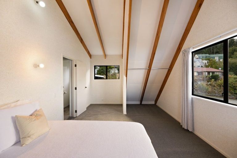 Photo of property in 1 Von Place, Fernhill, Queenstown, 9300