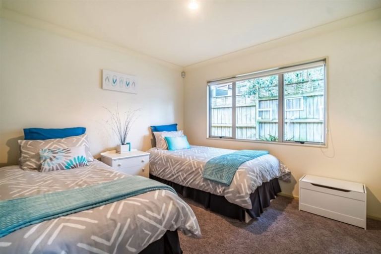Photo of property in 160 Kittiwake Drive, Schnapper Rock, Auckland, 0632