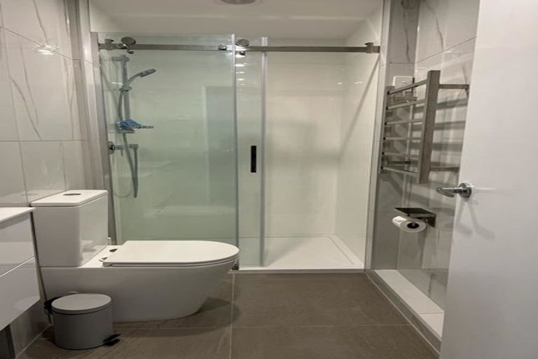 Photo of property in 11 Meadow Crescent, Te Atatu South, Auckland, 0602