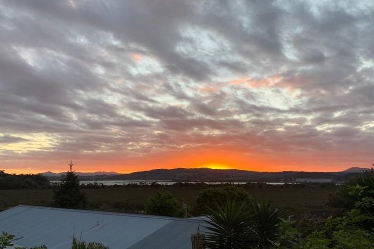 Photo of property in 43 Raumati Crescent, Onerahi, Whangarei, 0110