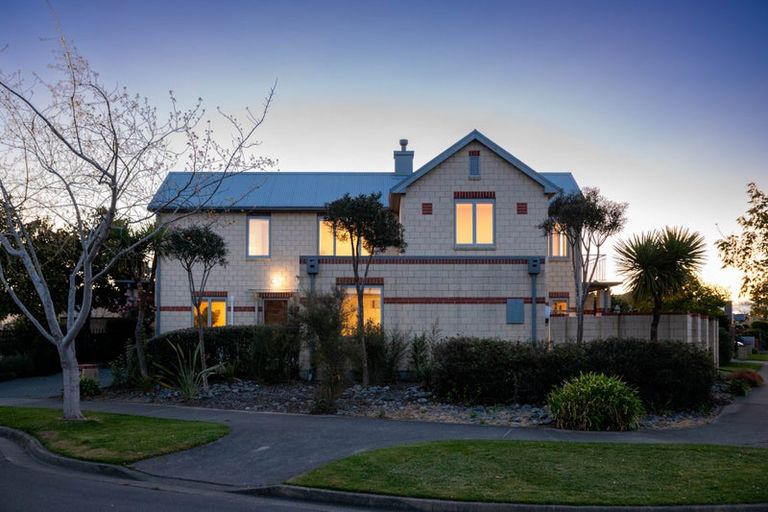 Photo of property in 2 Waterford Avenue, Northwood, Christchurch, 8051