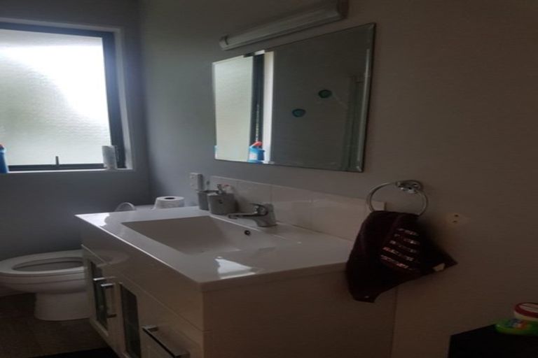 Photo of property in 42 Maywood Crescent, Glen Eden, Auckland, 0602