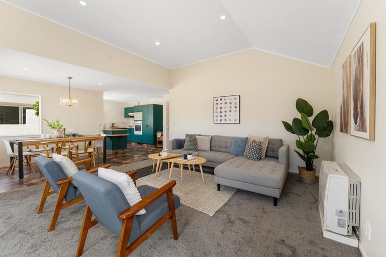 Photo of property in 9 Lakeside Villas, Whitby, Porirua, 5024