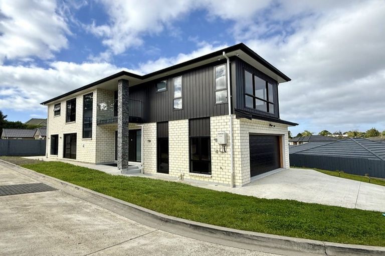 Photo of property in 4 Tawapou Close, Massey, Auckland, 0614