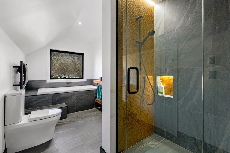 Photo of property in 13&13a Quarry Place, Lake Hayes, Queenstown, 9304