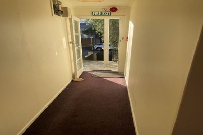 Photo of property in 20 Roxburgh Street, Mount Victoria, Wellington, 6011