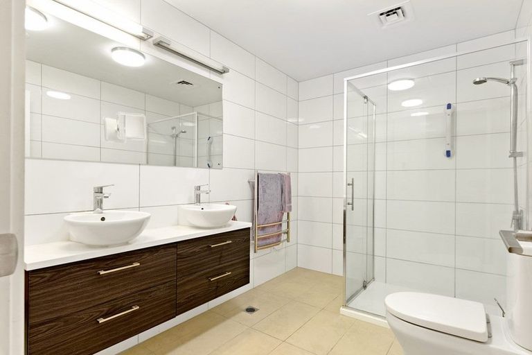 Photo of property in 100 Landmark Terrace, Orewa, 0931