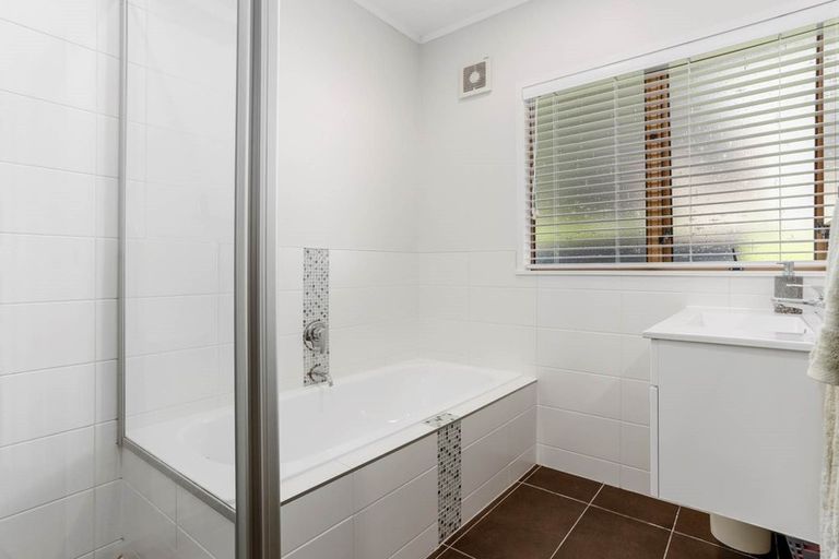 Photo of property in 54 Mayfair Crescent, Mairangi Bay, Auckland, 0630
