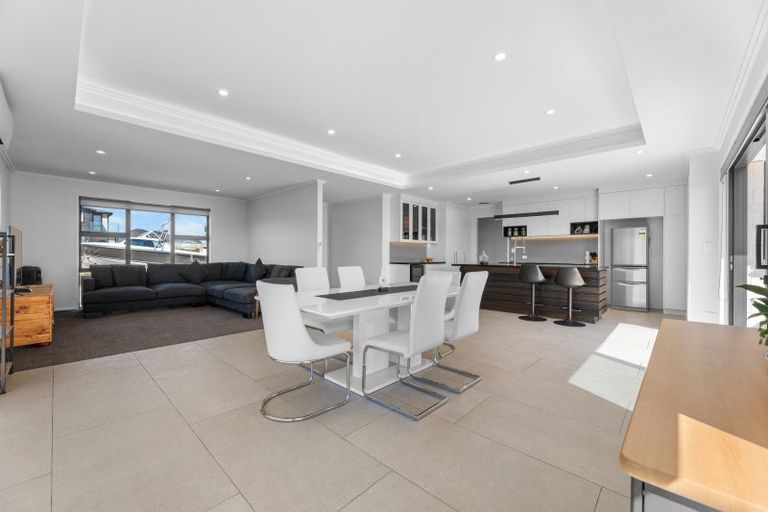 Photo of property in 4 Okohaka Avenue, Glenbrook, Waiuku, 2681